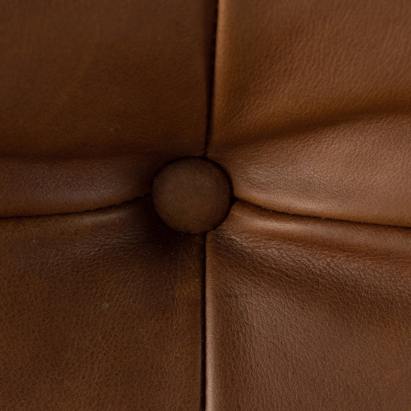 Halston Chair Heirloom Sienna Top Grain Tufted Leather Detail 229488-002